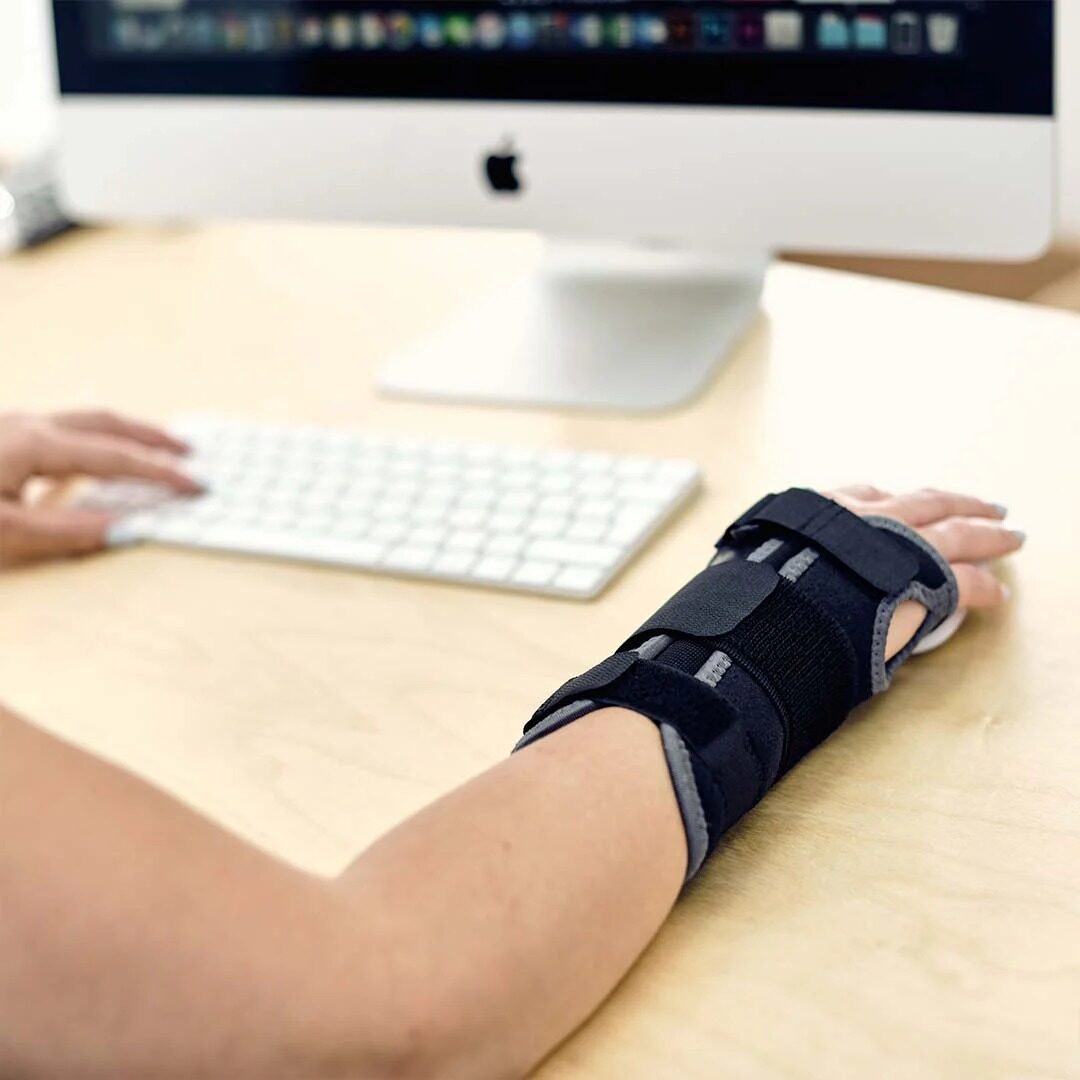 Aero-Tech Neoprene Wrist Splint - Image 4